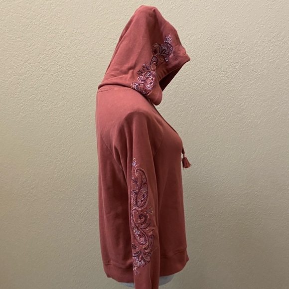 Democracy Tops - Democracy Embroidered Lightweight Hoodie Size Small